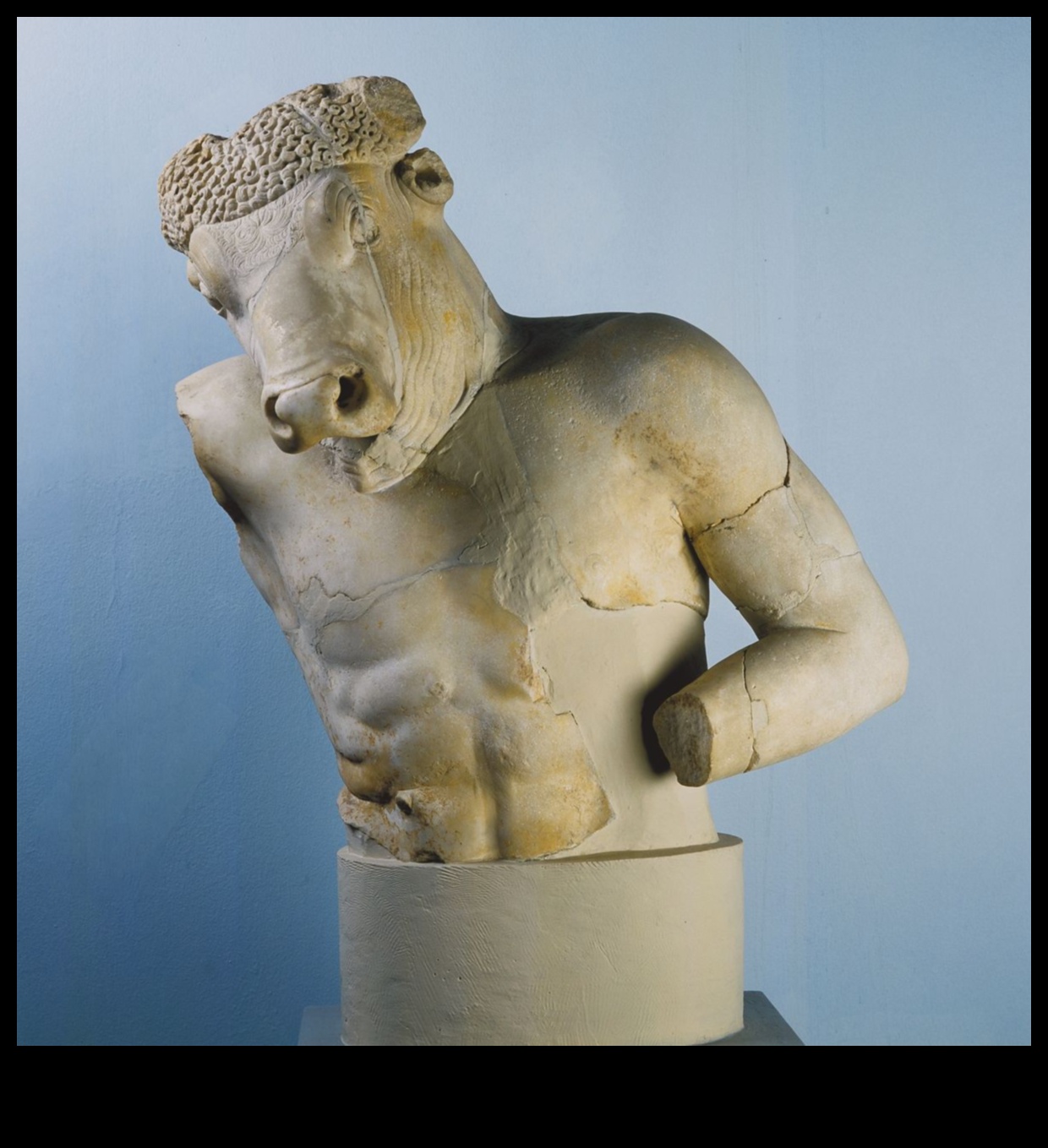 Povești sculptate: Descoperirea narațiunilor siturilor culturale