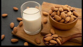 Elixire bogate în nutrienți: îmbunătățiți-vă sănătatea cu amestecuri de lapte de migdale